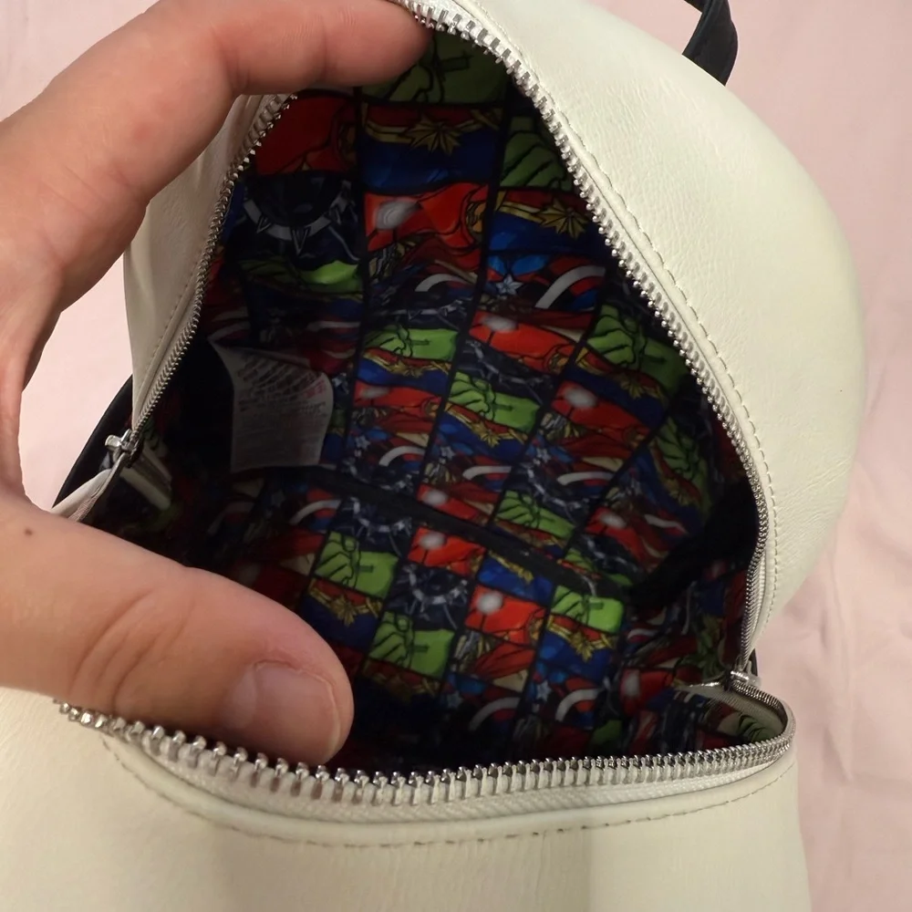 Loungefly Marvel Superheroes White and Black Bag - Picture 4 of 4